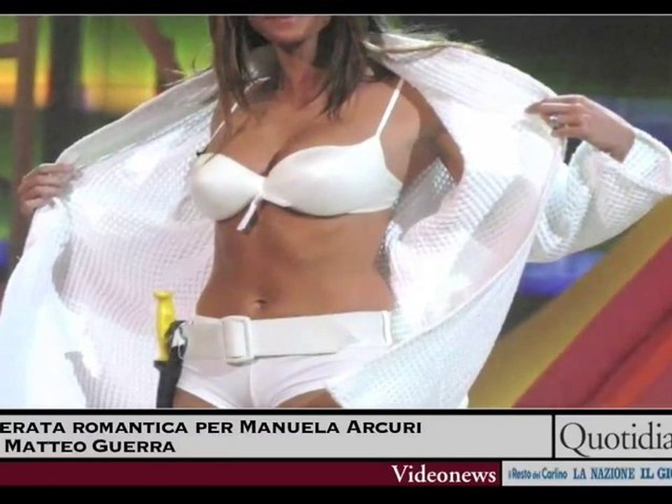 Serata romantica per Manuela Arcuri e Matteo Guerra