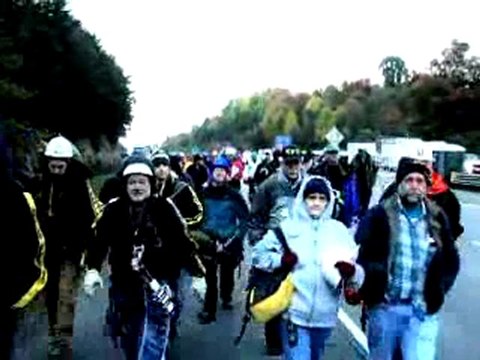 Bridge Day BASE jumpers