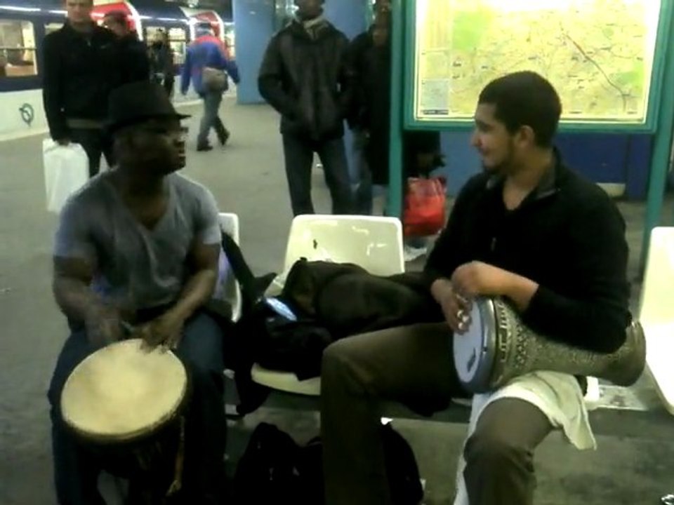 le 18/12/2010 *20h30* gare de Chatelet djembé vs derbouka