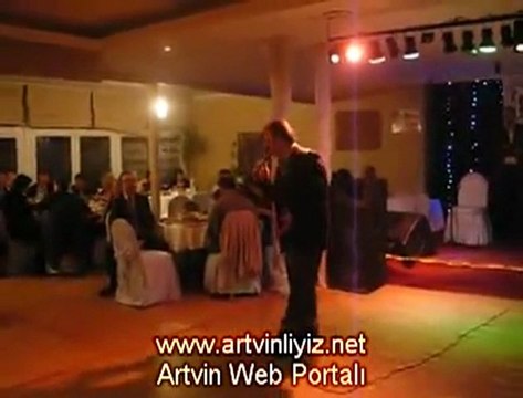 Bayar Şahin Biz Artvinliyiz- Canlı Performans Video