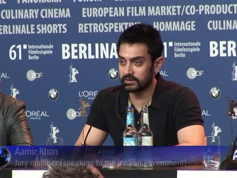 Berlin fest 'not giving up' on banned Iran director