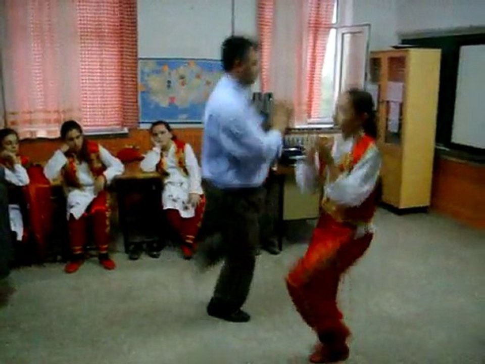 SITKI ÖĞRETMEN FOLKLOR ÇALIŞMASI