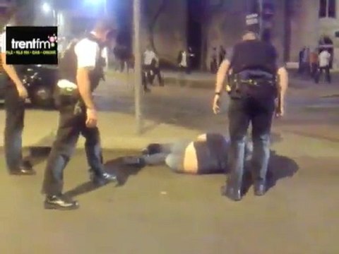 Brutalités policières au Royaume-Uni