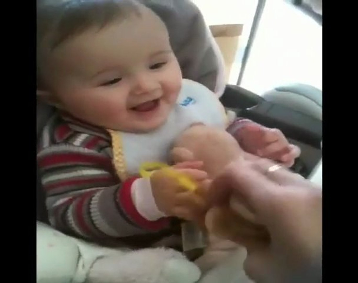 Les Bebes Qui Rigolent Dans Le Baby Lol Video Dailymotion