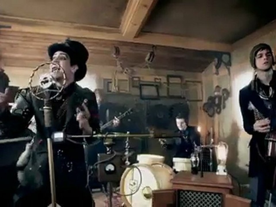 Panic! At The Disco - The Ballad Of Mona Lisa + DL