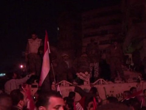 Egipcios celebran su victoria en la Plaza Tahrir de El Cairo
