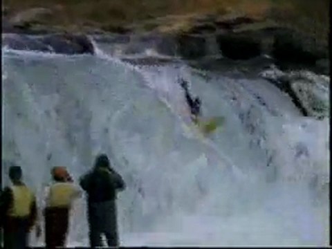 Kayak crashes and extreme kayaking