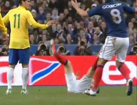 coup de pied de Hernanes sur benzema