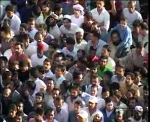 Spiderman Climbs Skyscraper