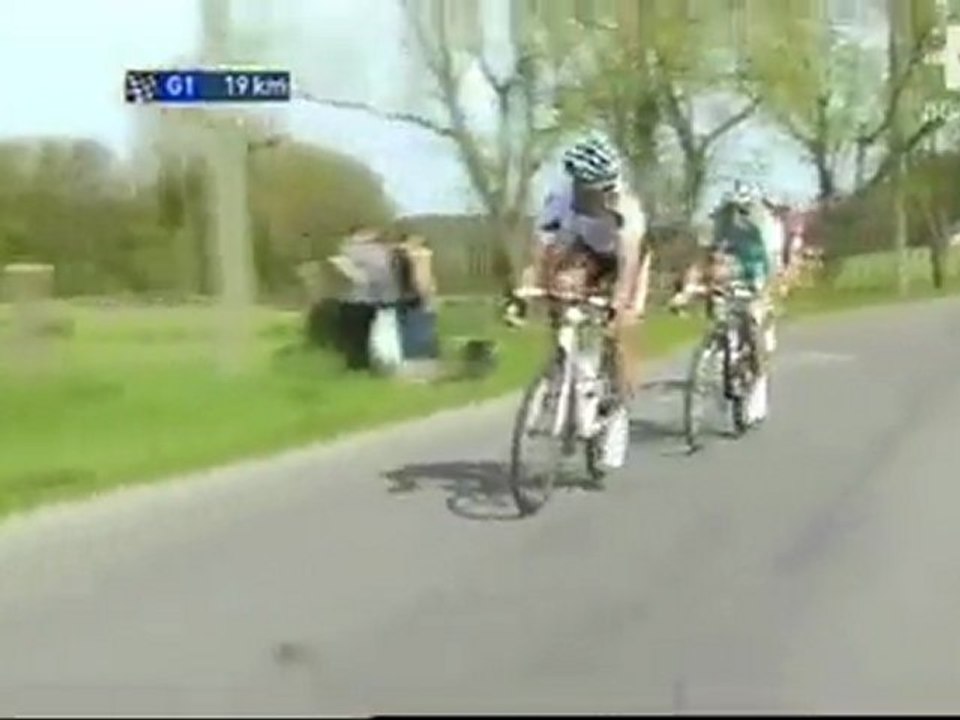 Vinokourov attack on Climb La Roche aux Faucons  - Liege-Bastogne-Liege 2010 (Part 1/2)