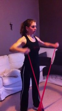 Élévations latérales avec élastique