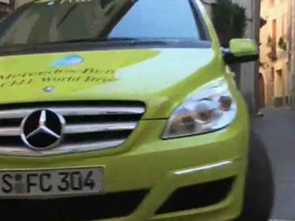 Mercedes-Benz F-Cell World Tour - English