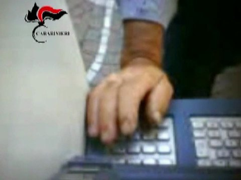 Napoli - Clonavano bancomat, 30 arresti