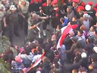 Tensión en la plaza Tahrir entre manifestantes y soldados