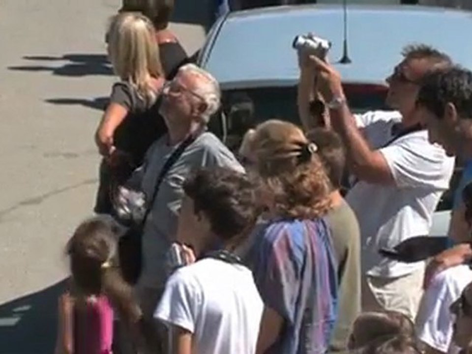 La Patrouille de France rend Hommage à Arlette Gruss