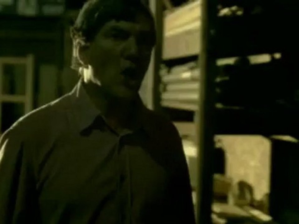 F - Trailer
