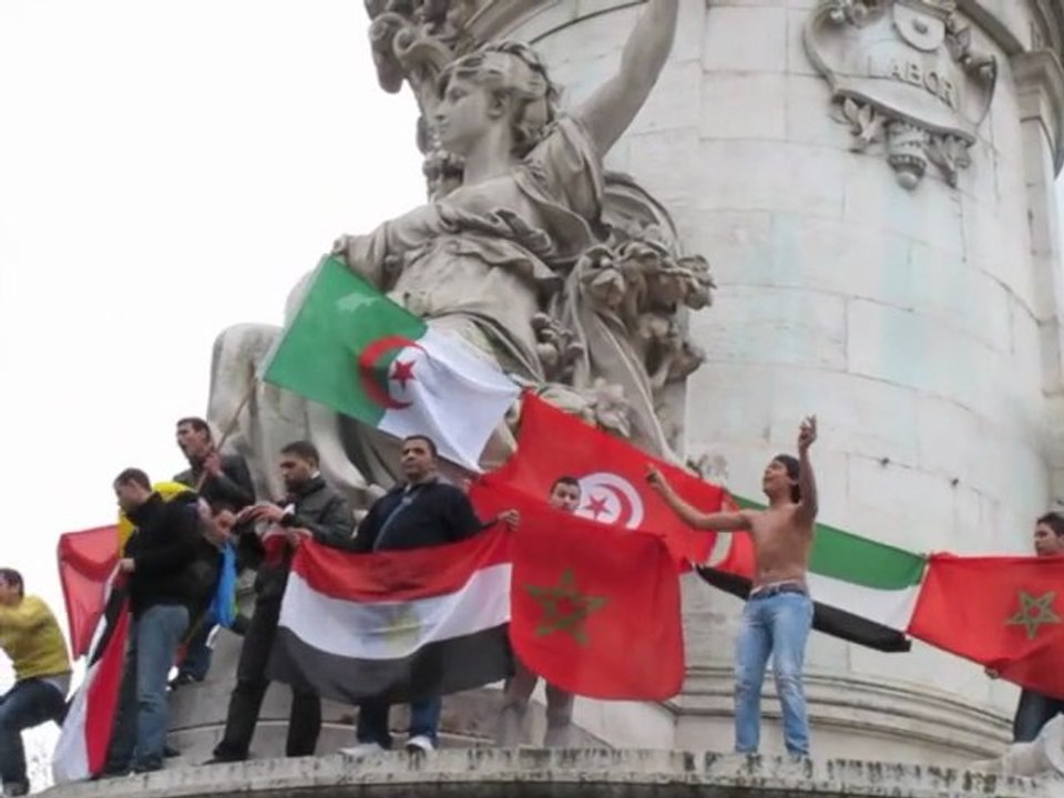 Après la chute de Moubarak, manifestation à la République