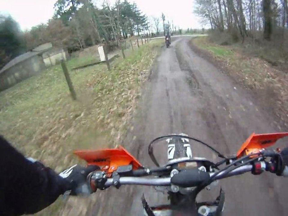 GoPro HD Jérome dans single track et sanglier
