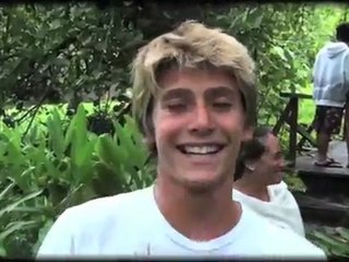 Surf on the road with paulcesar : Tahiti