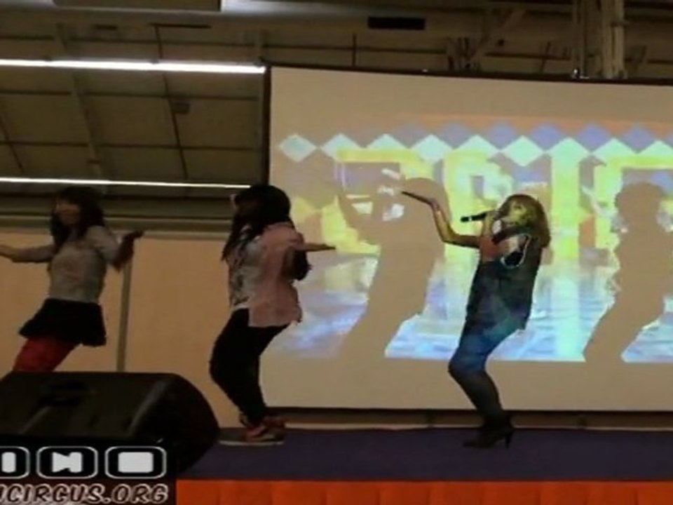 (15/ ) Reportage Paris Manga 11 concours de chant (3/)