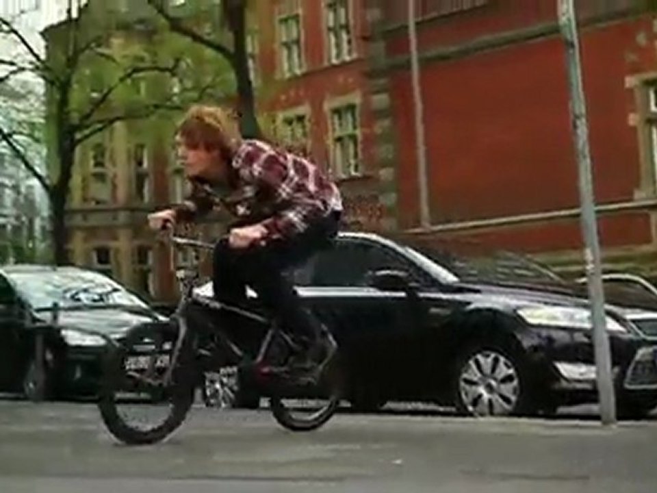 CHESTER BLACKSMITH ALMOST DIED ON THIS CRASH - SLOWMO