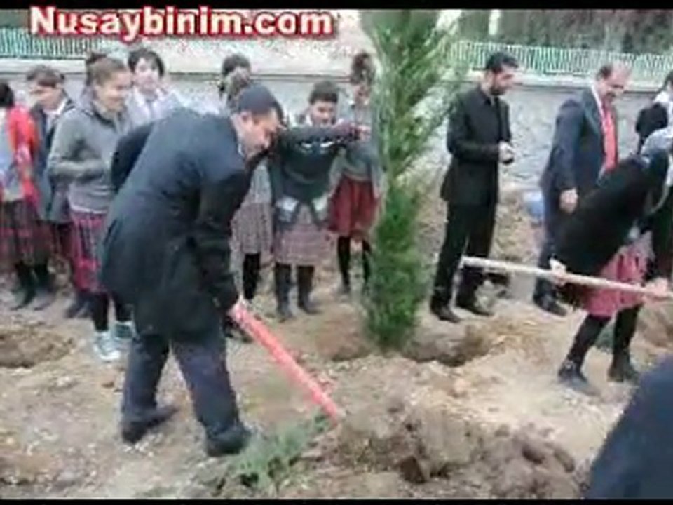 Nusaybin Kız Meslek Lisesinde fidan dikimi