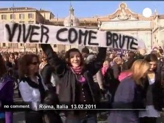 Les Italiennes dans la rue contre Berlusconi - no comment