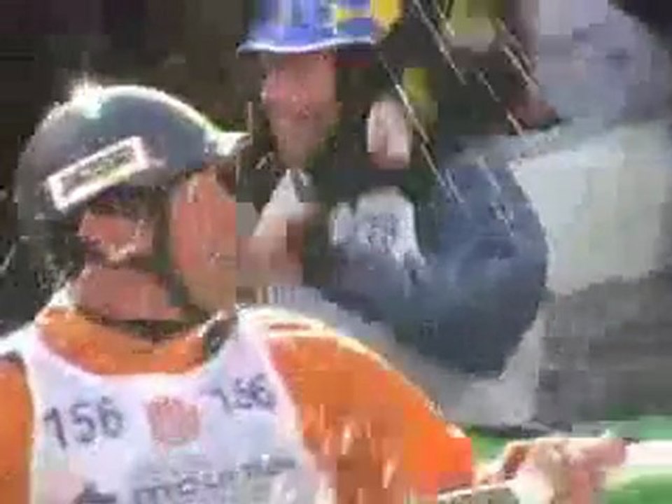 Freestyle kayaking at the 2007 Teva Mountain Games