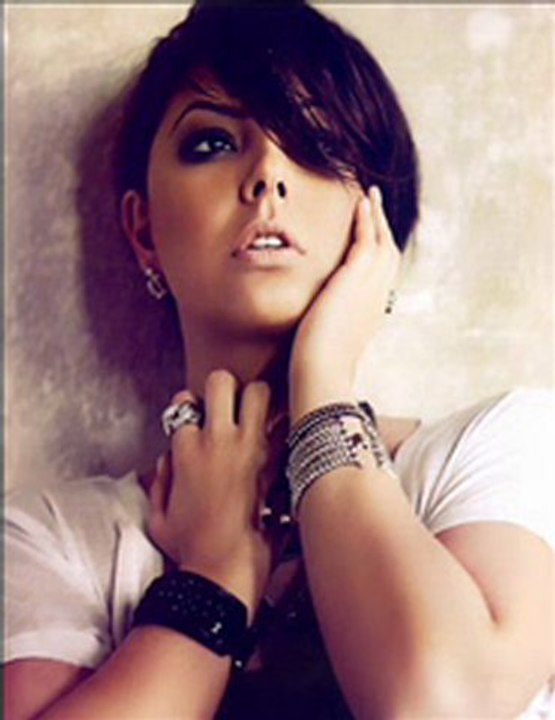 Ebru Gündeş - Vatan - www.muzikdinleyelim.org