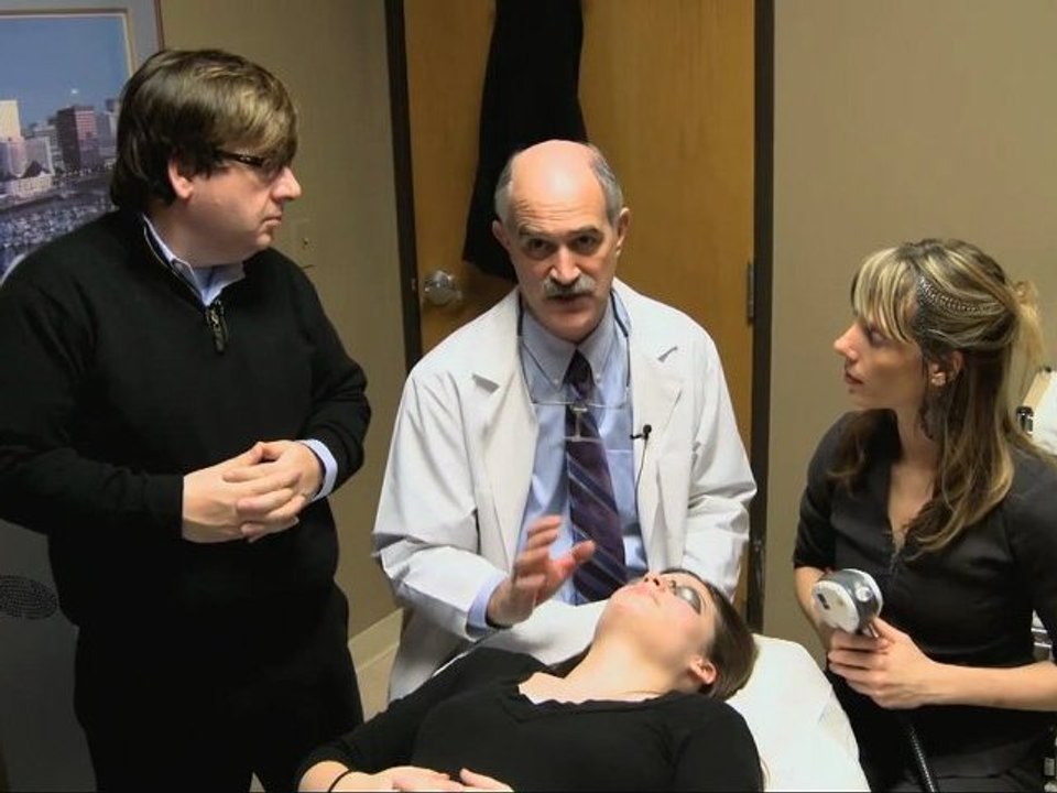 Aesthetic Medicine Minute with Dr. Darm - Laser Lift (NW 32