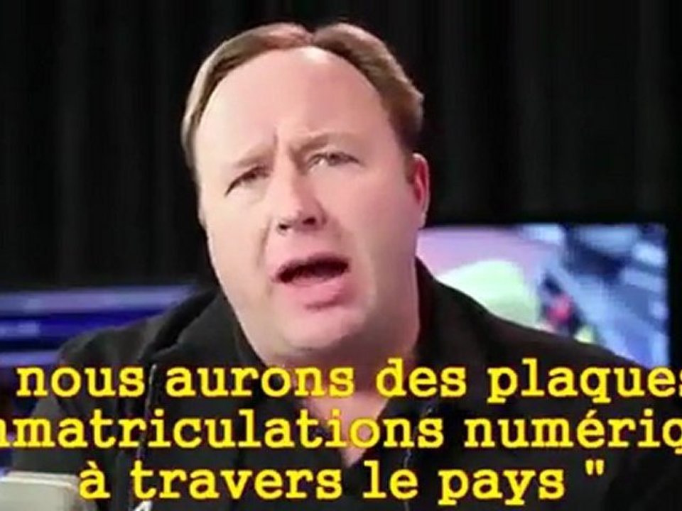 Alex Jones - Obama prend le controle des médias via la FEMA