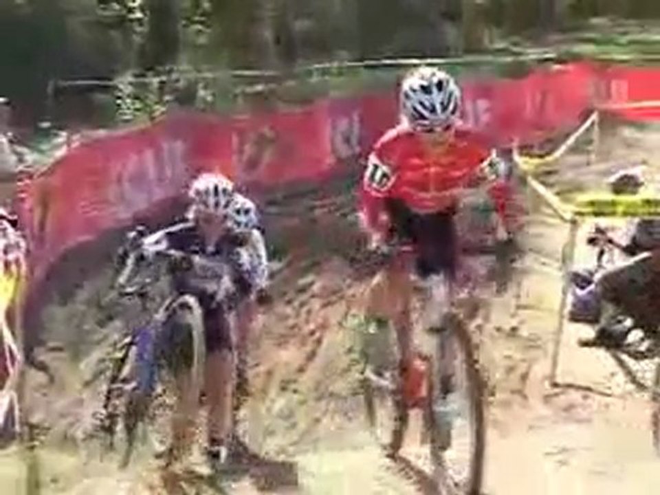 Race Action from Women's Elite USGP Louisville...