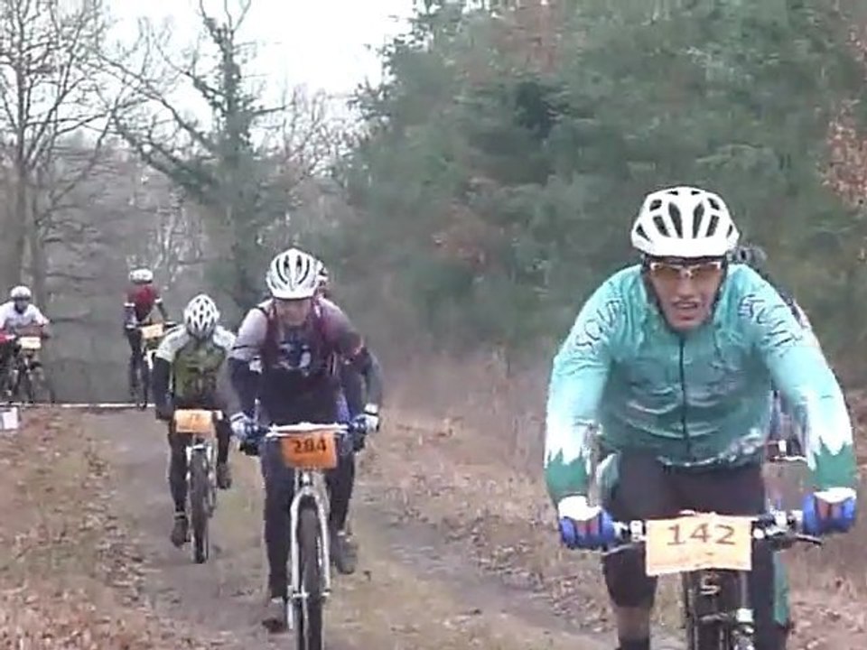 VTT XC SULLY 2011 passage apres 1/2 tour