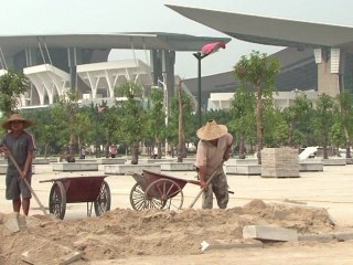 China overtakes Japan as No. 2 economy