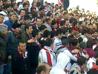 Sevdamıza Engel Olamaz / Sağ-Sol - www.bayrampasalilar.com