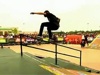 LEO ROMERO 50 50 UP HANDRAIL