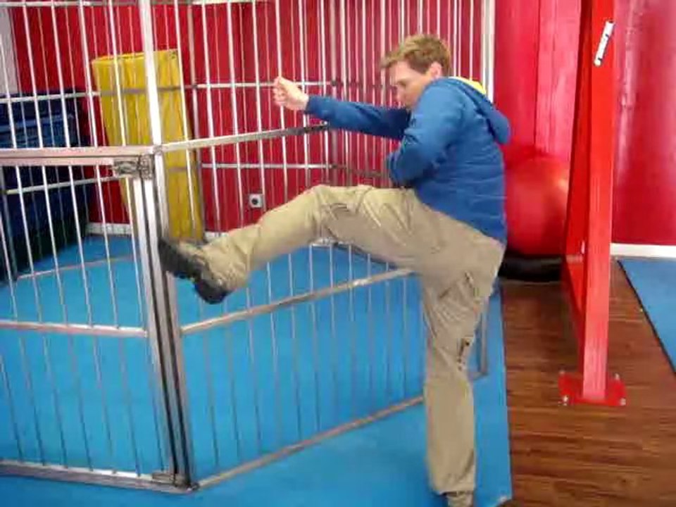 Old Style Muay Thai Training Kick Technique