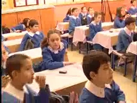Memurlar.Net (Okulda parmak kaldırma devri bitiyor Video)