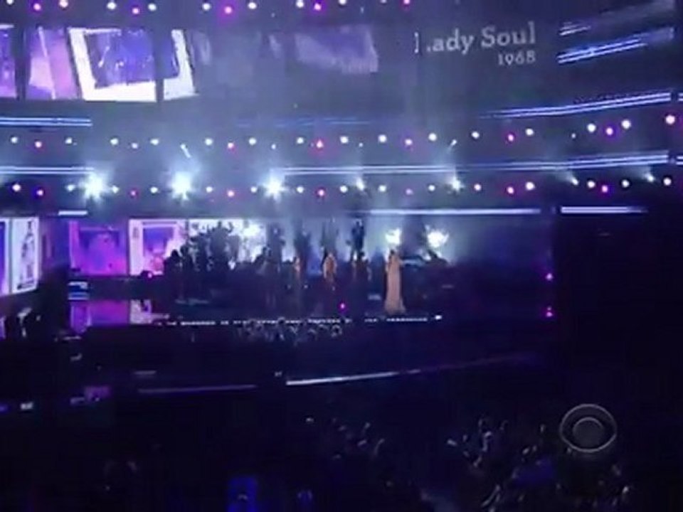 Aretha Franklin tribute featuring Christina Aguilera & Jenni