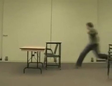 Salto del tavolo fallito alla grande