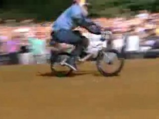 Kevin Robinson sets BMX World Record! 27 FEET!