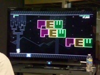 Gameplay au micro du shoot them up PewPewPewPewPewPewPewPew