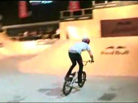 Bruno Hoffman, Gary Young: Indoor BMX Demo Session