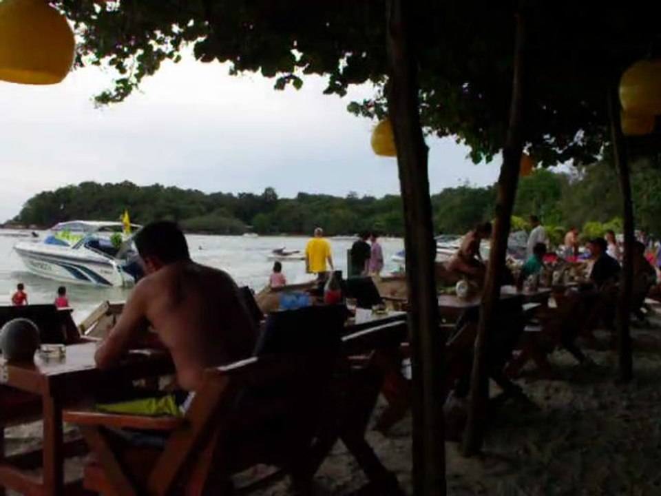 pour CH'GRAND....@ "TOM PIZZA"....1st Day..Samet  2008 TH.