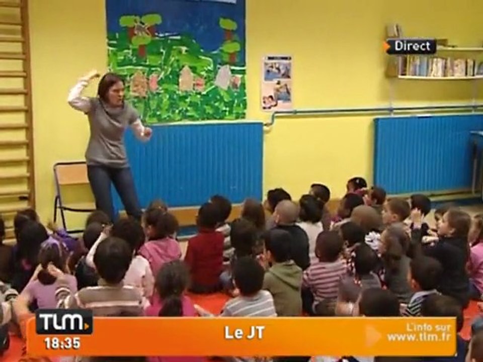 Vénissieux: la maire fait classe à l'école Jean Moulin