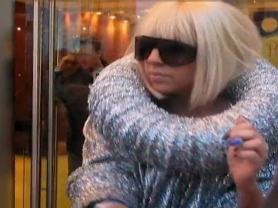 Exklusiv: Lady Gaga raucht Marihuana