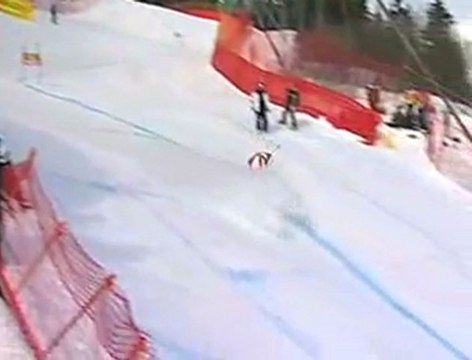 Yannick Bertrand takes a slalom gate to the groin - OUCH!