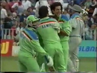pak vs nzl 1992-Semi- 1992 Final last 2 overs(mymu media)