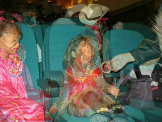 FOTOGRAFÍAS DE LOS NIÑOS DE E.I. EN EL DÍA DEL MAESTRO