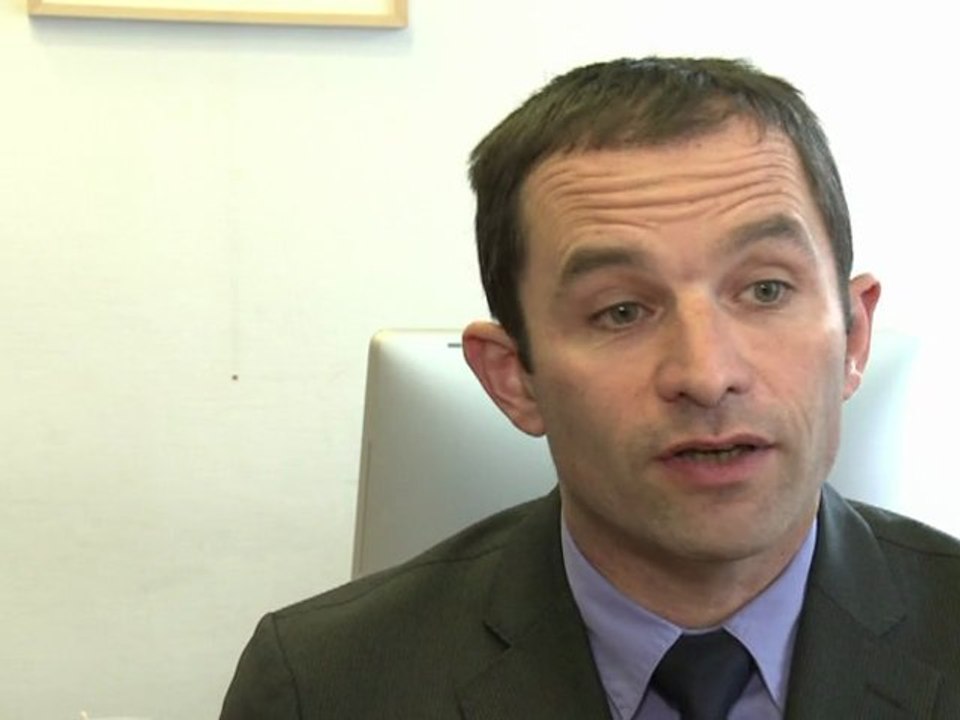 "Michèle Alliot-Marie doit démissionner" pour Hamon